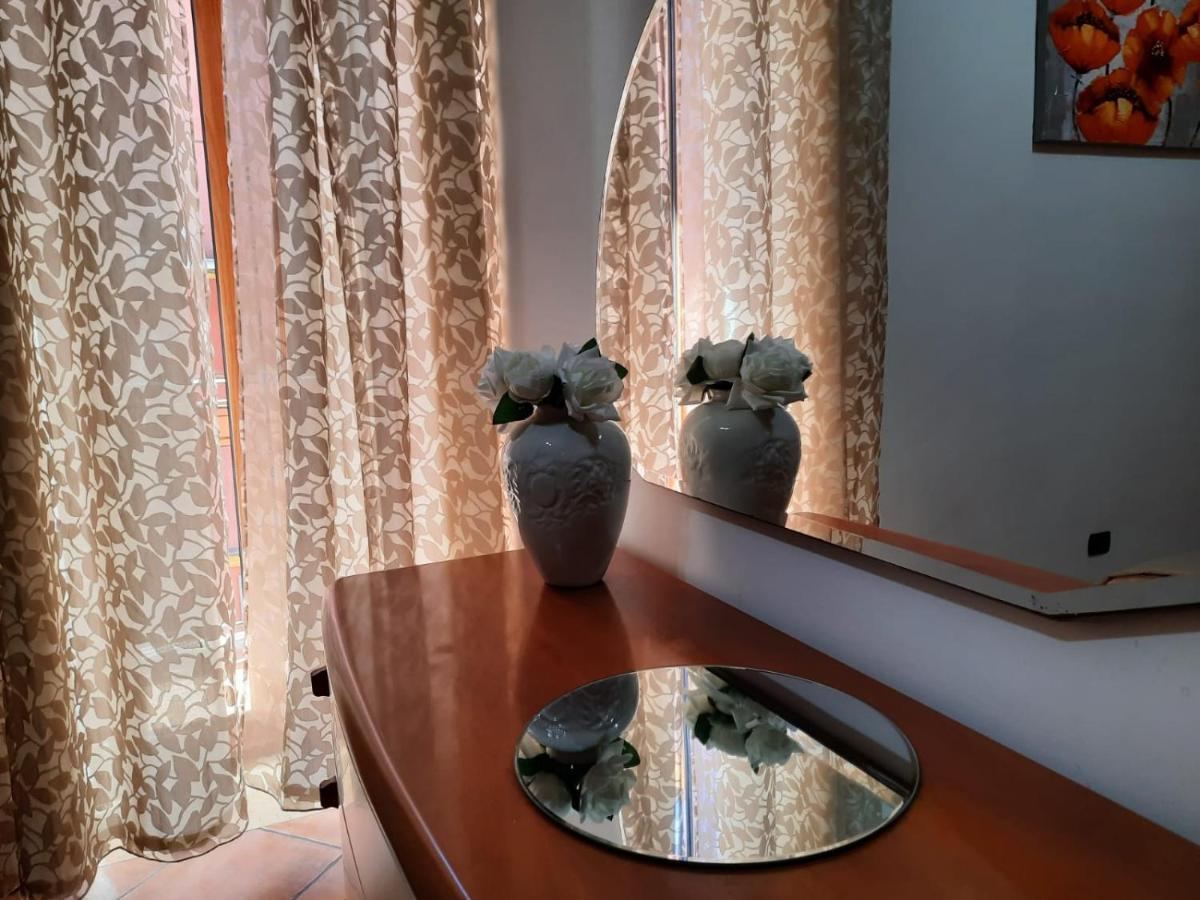 דירות פוזולי Moonlight House מראה חיצוני תמונה